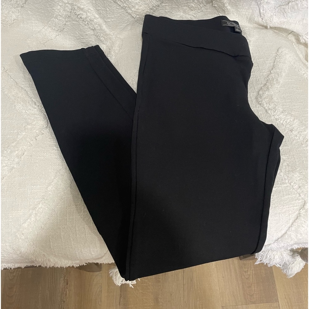 Black leggings